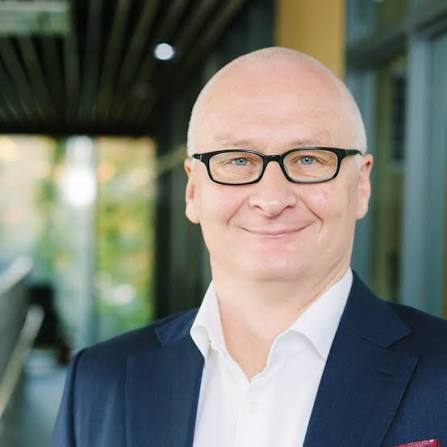 Dr. Roderick David Rothwell